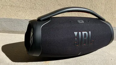 JBL Boombox 3: Мощные басы, отличная громкость и удобная настройка звука